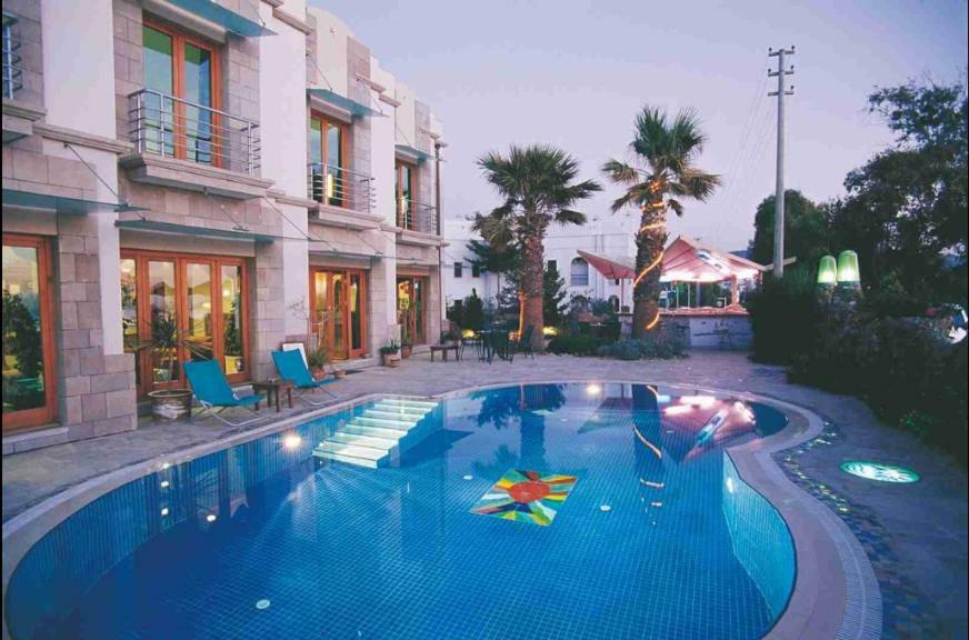 Maira Beach Otel 4*